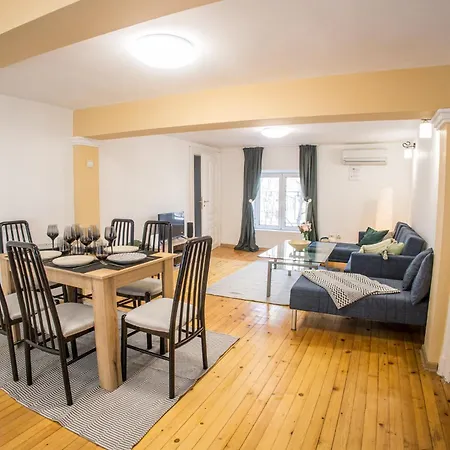 Appartement 2bd In Heart Of Top Location Plovdiv