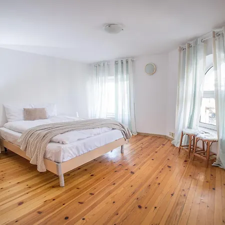 2bd In Heart Of Location