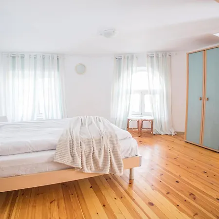 2bd In Heart Of Location 플로브디프